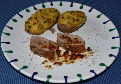 Rezept Gebratenes Schweinsfilet mit gefüllten Kartoffeln Gebratenes Schweinsfilet mit gefüllten Kartoffeln Rezept