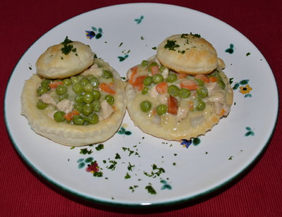 Eingemachtes Huhn im Blätterteigschüsserl Rezept