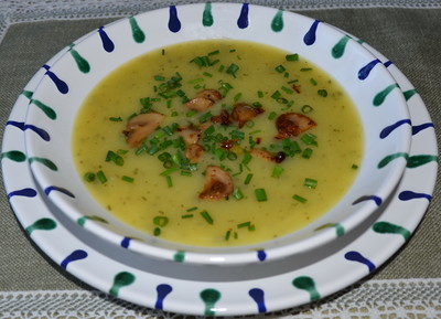 Rezept Kartoffelcremesuppe mit gebratenen Champignons Kartoffelcremesuppe mit gebratenen Champignons Rezept