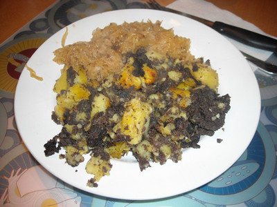 Rezept Blunzengröstl mit Sauerkraut oder Krautsalat Blunzengröstl mit Sauerkraut oder Krautsalat Rezept