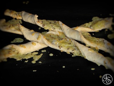 Rezept Käsestangen aus Pizzateig Käsestangen aus Pizzateig Rezept