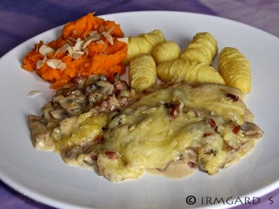 Rezept Überbackene Schweinskoteletts Überbackene Schweinskoteletts Rezept