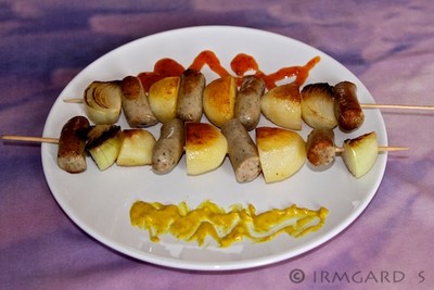 Rezept Bratwurst-Kartoffel-Spieße Bratwurst-Kartoffel-Spieße Rezept