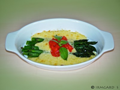 Rezept Grüner Spargel mit Mozzarella Grüner Spargel mit Mozzarella Rezept