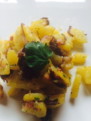 Rezept Erdäpfelschmarrn mit Dörrpflaumen Erdäpfelschmarrn mit Dörrpflaumen Rezept