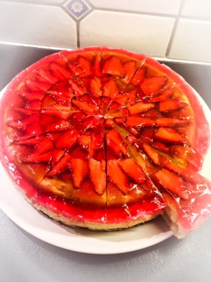 Erdbeertorte mit Vanillecreme Rezept