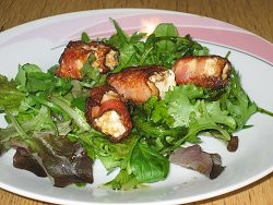 Rezept Salat mit Schafkäse im Speckmantel Salat mit Schafkäse im Speckmantel Rezept