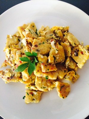 Rezept Geröstete Knödel mit Ei Geröstete Knödel mit Ei Rezept