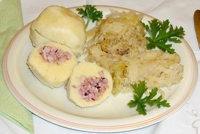 Rezept Hascheeknödel (Fleischknödel) mit Sauerkraut Hascheeknödel (Fleischknödel) mit Sauerkraut Rezept