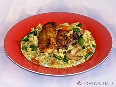 Rezept Kapseehecht mit Gemüsenudeln Kapseehecht mit Gemüsenudeln Rezept