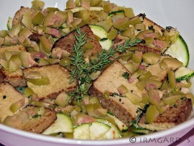 Rezept Zucchinisalat mit gebratenem Tofu Zucchinisalat mit gebratenem Tofu Rezept