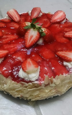 Rezept Topfenmoussetorte a la Sacher Topfenmoussetorte a la Sacher Rezept