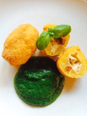 Rezept Kartoffel mit Käse-Tomaten Füllung Kartoffel mit Käse-Tomaten Füllung Rezept