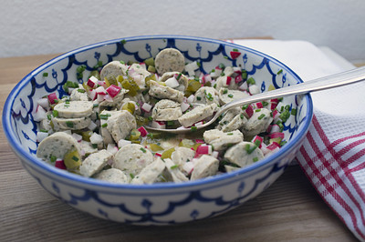 Rezept Lauwarmer Weißwurstsalat an Senf-Vinaigrette Lauwarmer Weißwurstsalat an Senf-Vinaigrette Rezept