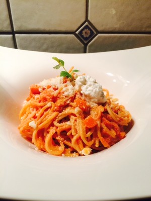 Rezept Spaghetti mit Gemüse-Käse Sauce Spaghetti mit Gemüse-Käse Sauce Rezept