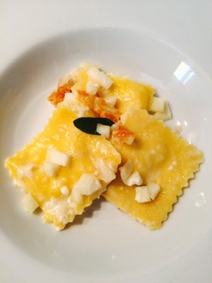 Rezept Ravioli mit Pecorino und Birnen Ravioli mit Pecorino und Birnen Rezept