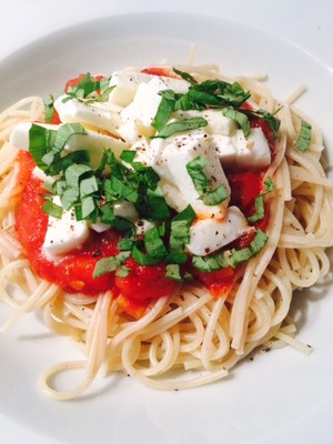 Rezept Spaghetti mit Mozzarella+Tomate Spaghetti mit Mozzarella+Tomate Rezept